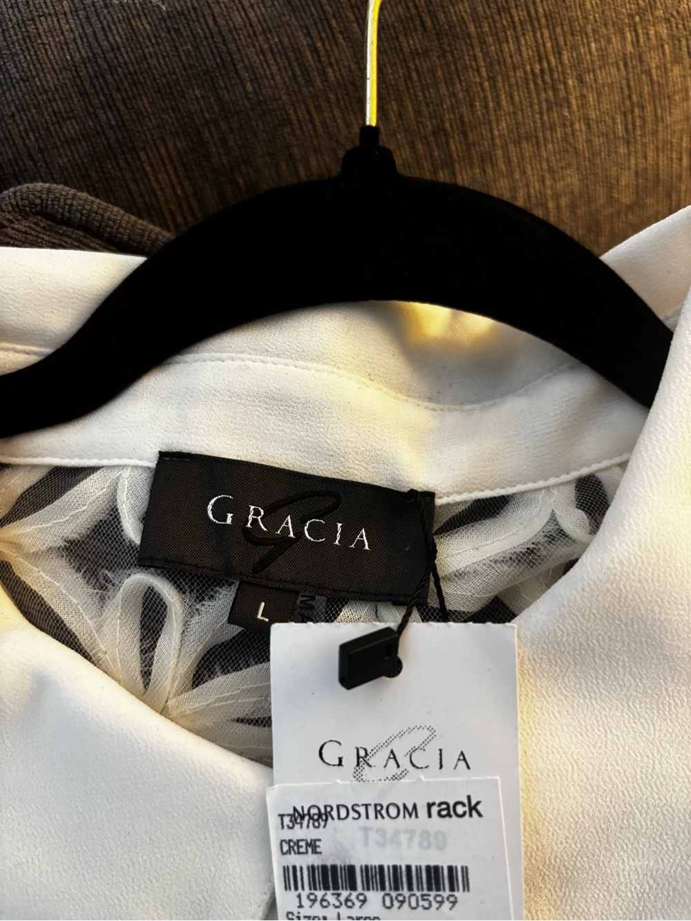 Gracia White Floral Lace Button-Down Blouse - Picture 2 of 3